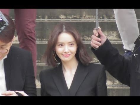 VIDEO YoonA 윤아 SNSD attends the Givenchy show 